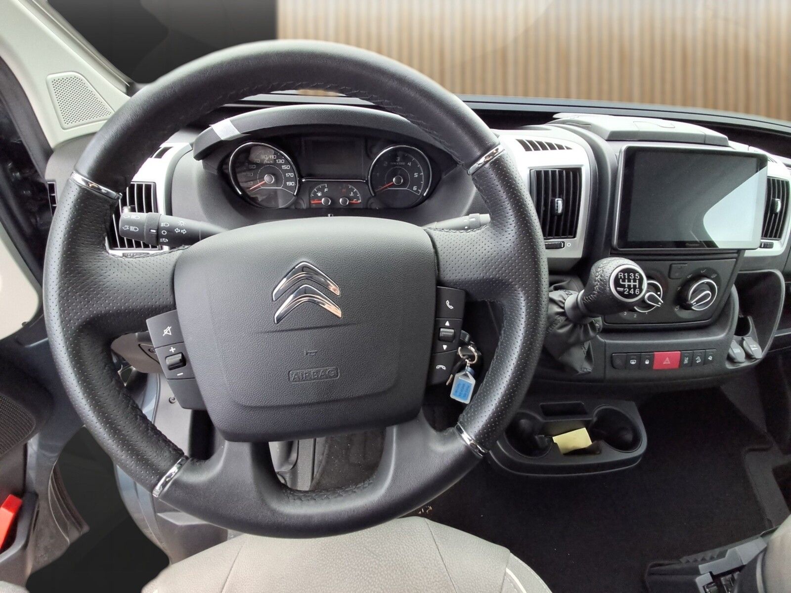 Fahrzeugabbildung Pössl Summit Shine 600 L Citroen 140 PS Mark/Solar/AHK