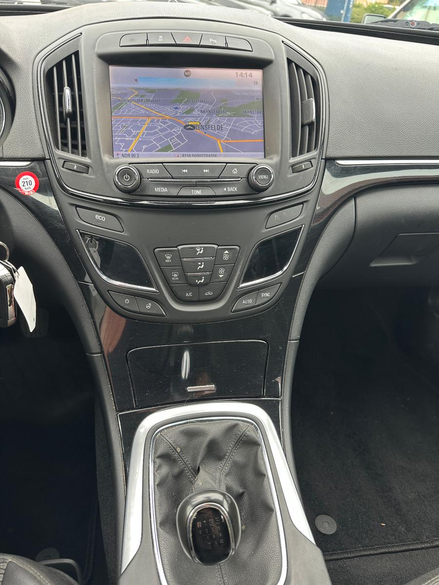 Opel Insignia XENON + KLIMAAUTO + BEH-LENKRAD + PDC