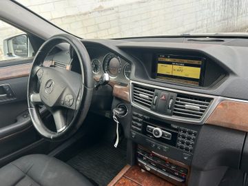 Mercedes E 220 - 2