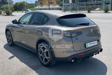 Alfa-Romeo Stelvio - 7