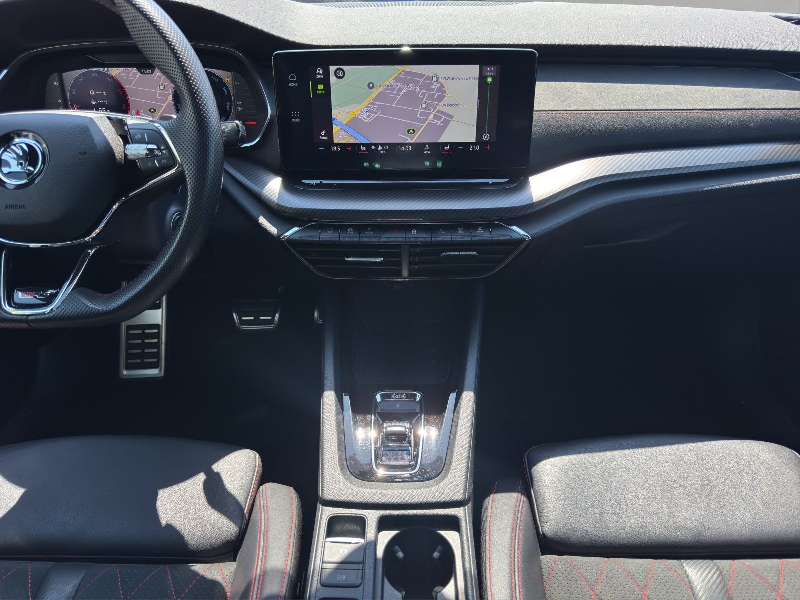 Fahrzeugabbildung SKODA Octavia Combi 2.0 TDI DSG RS 4x4/PANO/SMART-LINK