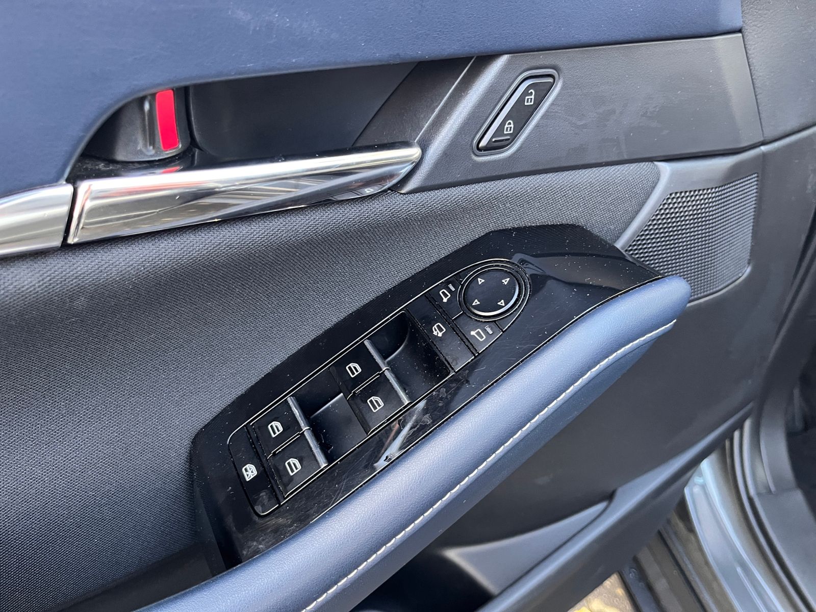 Fahrzeugabbildung Mazda CX-30 Selection AWD AHK 360° MATRIX LED NAV 18"