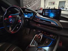 Fahrzeugabbildung BMW i8 Coupe (CAMERA/HEADUP/LED/SHZ/HARMAN