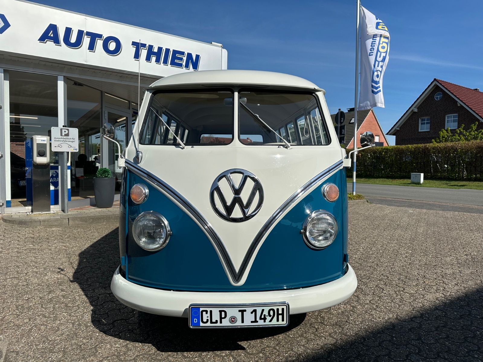 Fahrzeugabbildung Volkswagen T1 Bus 13-Fenster-Ausführung  Modelljahr 1966