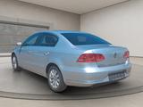 Volkswagen Passat Lim. BlueMotion PDC KLIMAAUTO TEMPOM - Volkswagen Passat: Bluemotion