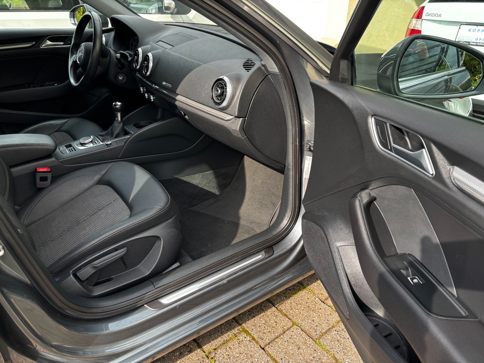 Audi A3 2,0TDI Sportback design/LED/Navi/SHZ/PDC/Temp foto 23