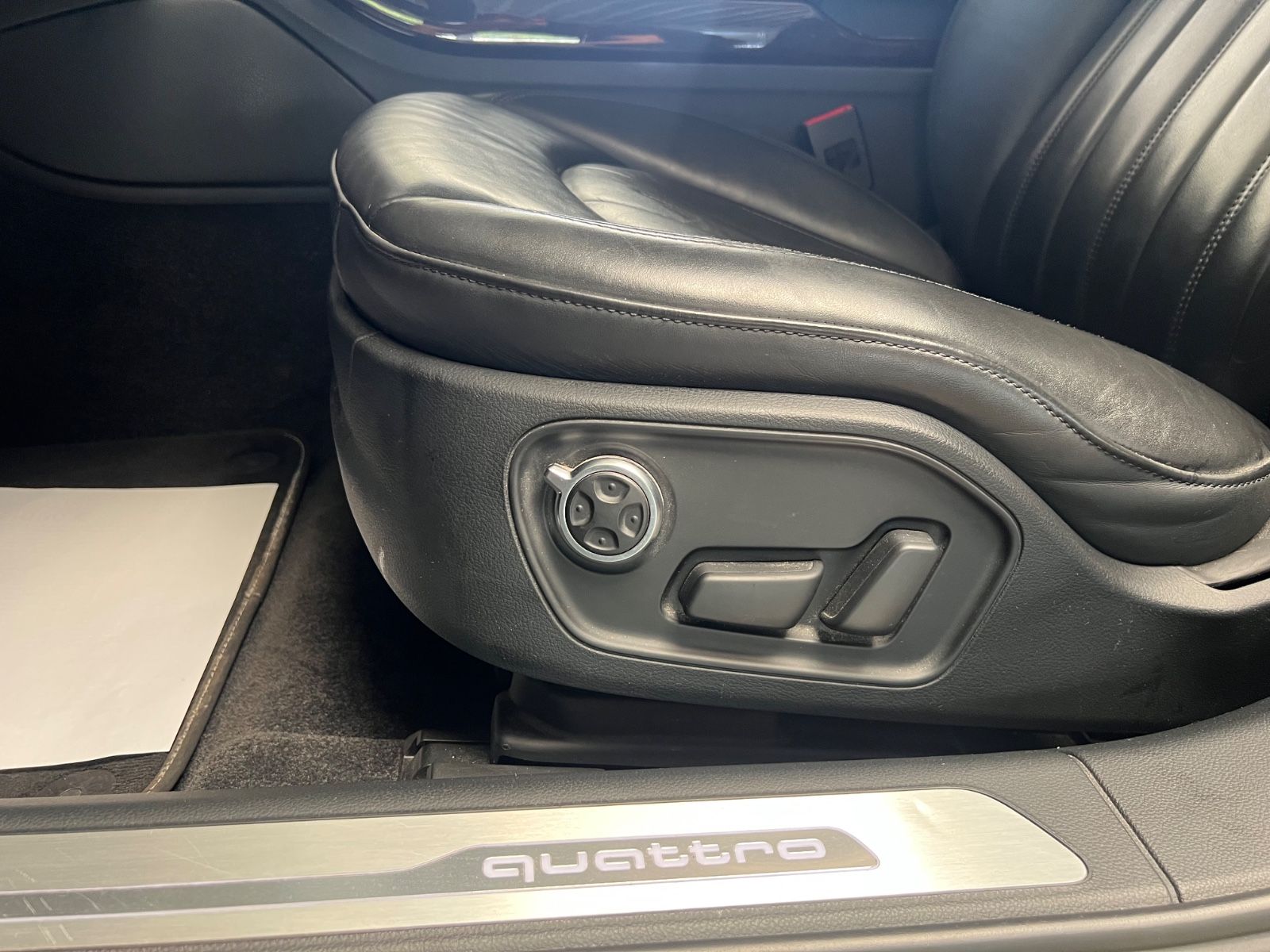Fahrzeugabbildung Audi A8 3.0 TDI quattro * 20 S LINE ALUFELGEN *