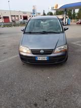 Fiat Idea 1.4 16V Dynamic ok distribuzione - Fiat Idea Dynamic mit Benzin-Antrieb