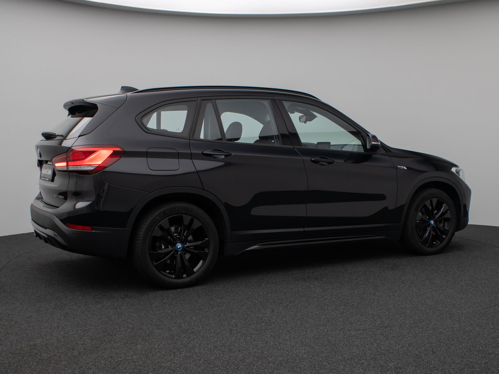 Fahrzeugabbildung BMW X1 xD25e Sport Line Kamera HUD DAB HiFi Komfort