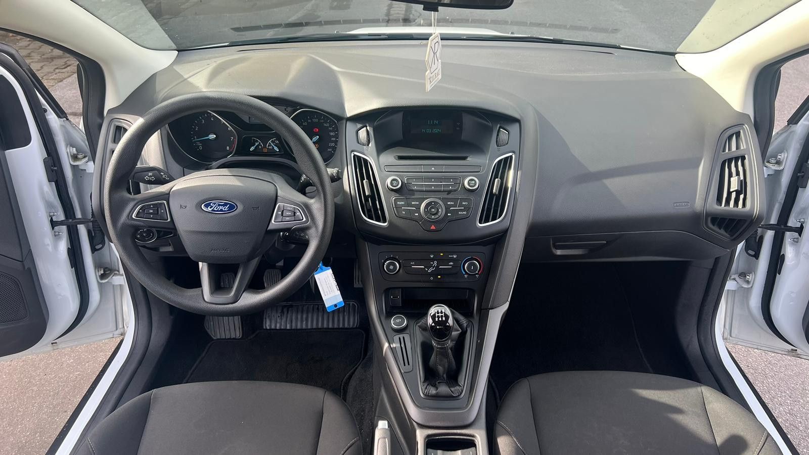 FORD Focus 1,6 Ti-VCT Lim. Ambiente PDC Klima Servo