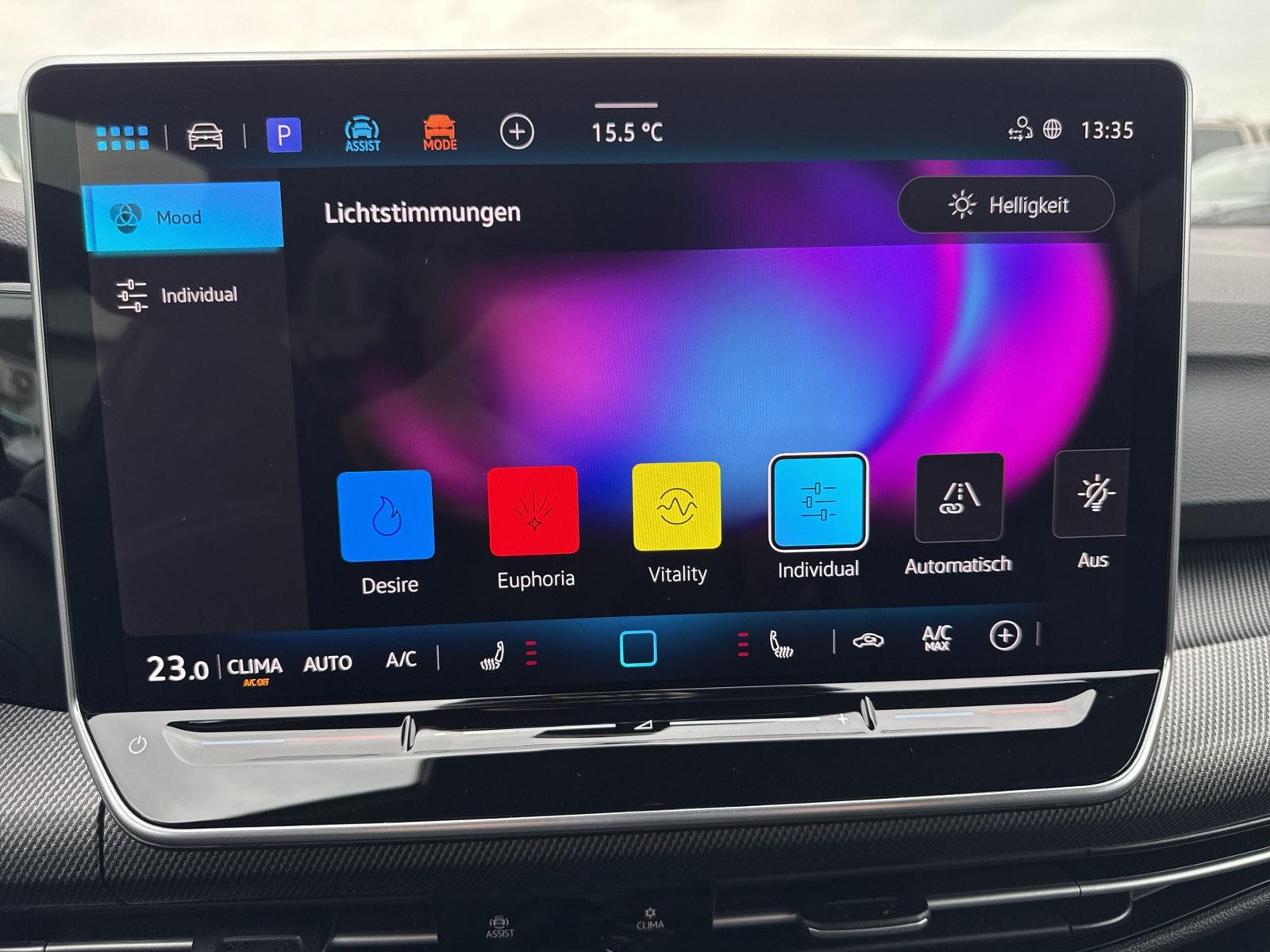 Volkswagen Golf 1.5 eTSI DSG R-Line AHK Matrix Black Style, миниатюра 17