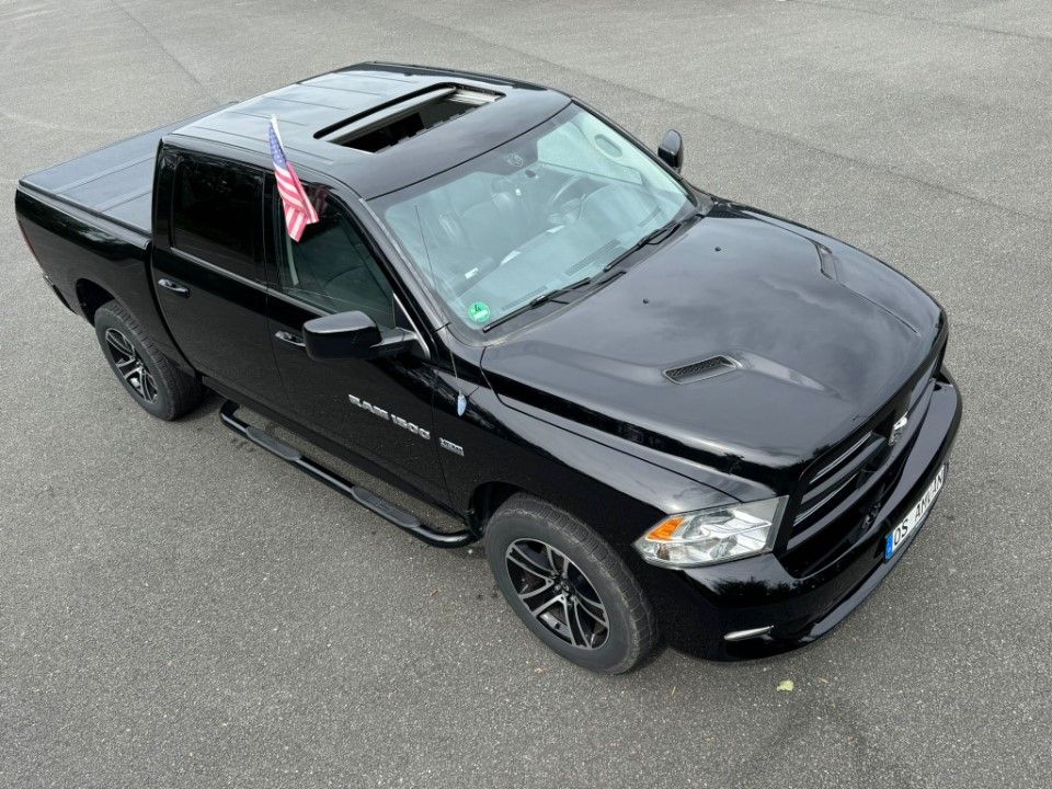 Fahrzeugabbildung Dodge RAM 1500 CrewCab 5.7 Leder Kamera deutsches Fzg.