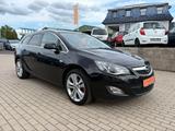 Opel ASTRA J SPORTS TOURER - Opel Astra mit Diesel-Antrieb: Kombi