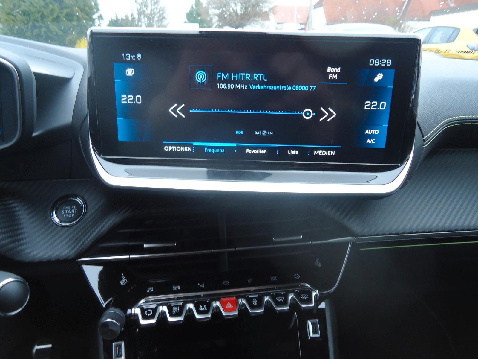 Peugeot 2008 PureTech 155 EAT8 GT *Navi-Sitzheizung*