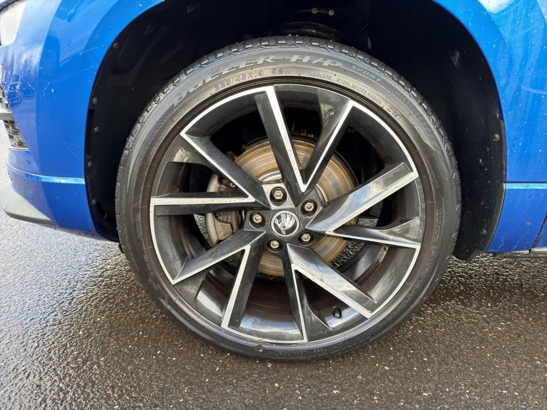 Fahrzeugabbildung SKODA Karoq Sportline 2.0 TSI,190ps, 4x4 OPF (EURO 6d)