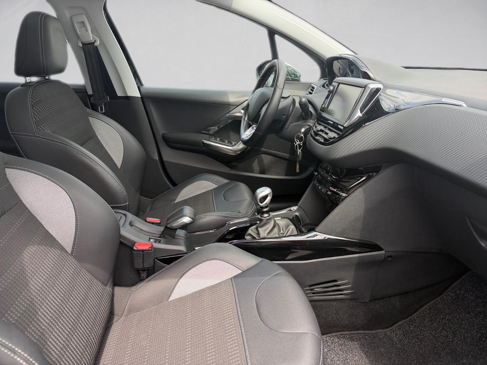 Peugeot 2008 Allure*Pano*Navi*Touch*Klimaauto.*
