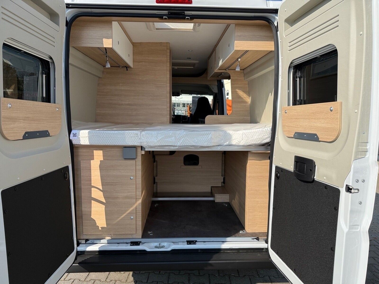 Fahrzeugabbildung Roadcar R 540 Citroen 140 PS Lithium,Markise, Solar