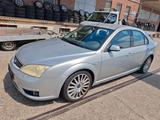 Ford Mondeo ST220 - Ford Mondeo: St220