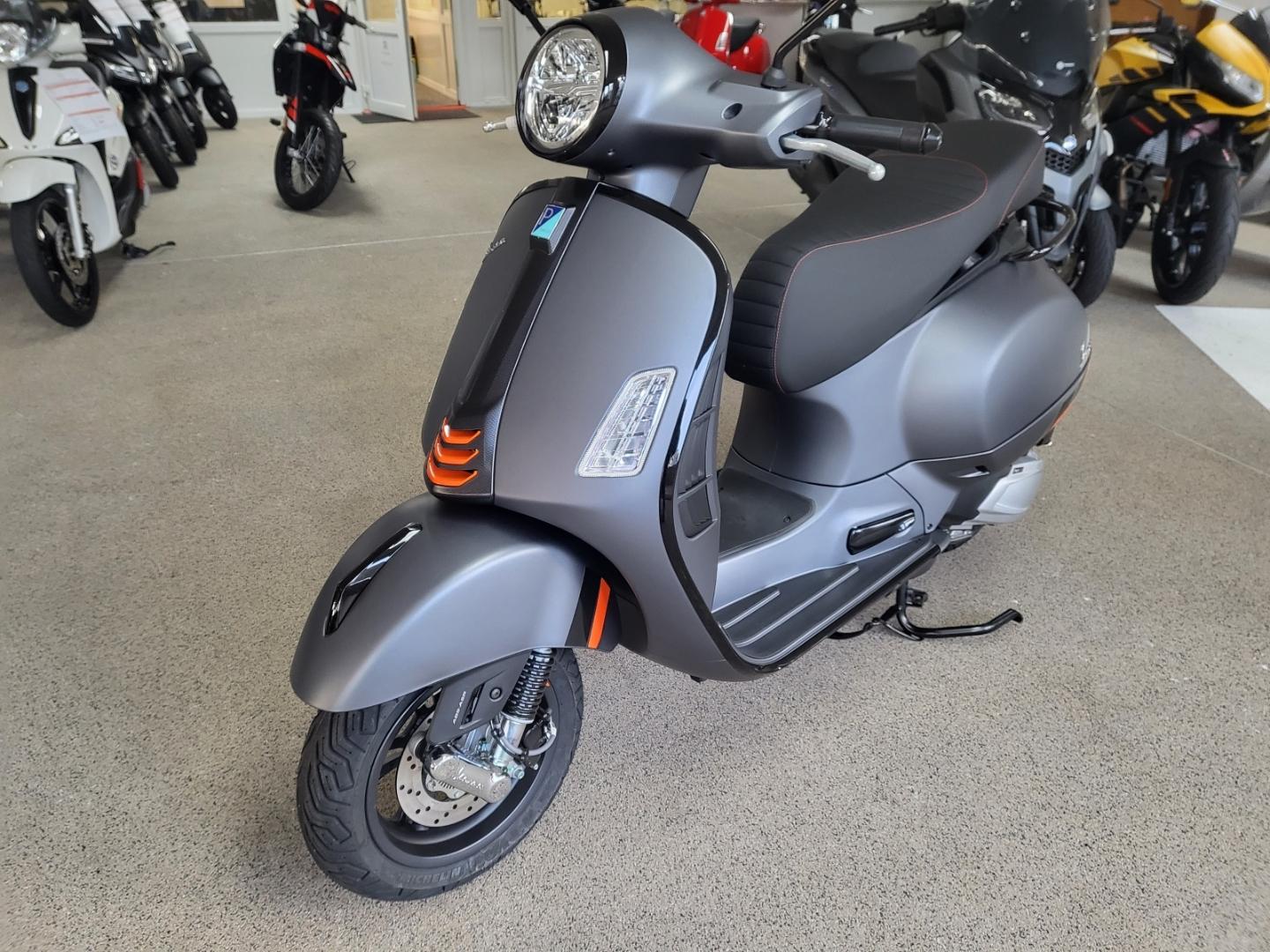 Vespa GTS 310 Supersport E5+ Grigio + Bianco
