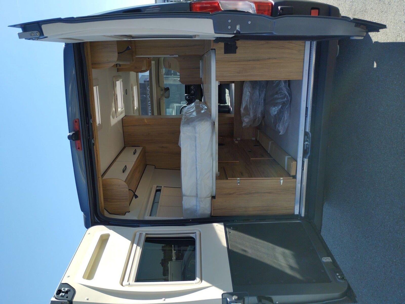 Fahrzeugabbildung Karmann Dexter DE 600 Markise, Captain-Chair-Sitze
