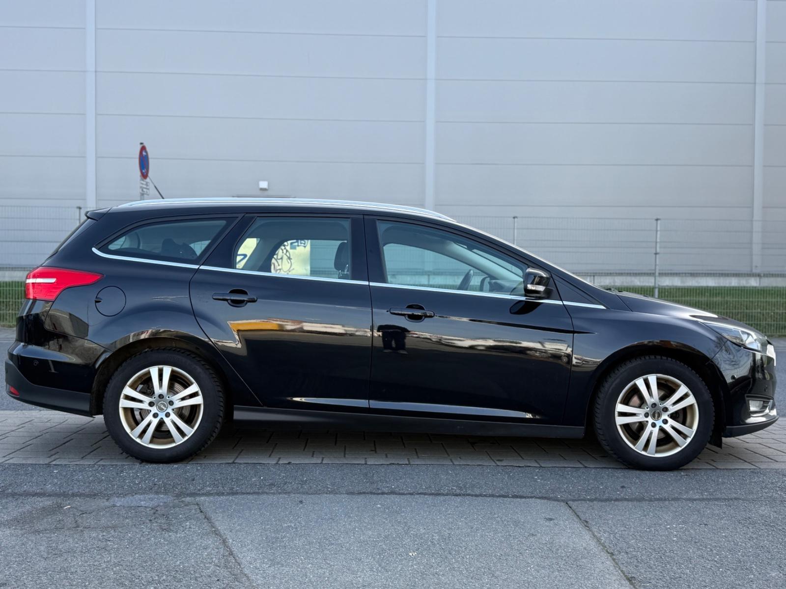 Ford Focus 2015 — photo 7