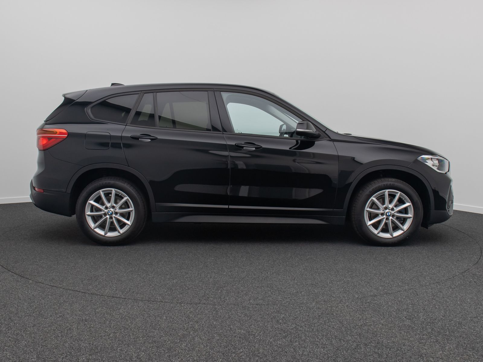 Fahrzeugabbildung BMW X1 sD18i Panorama Kamera DAB Navi Komfort Leder