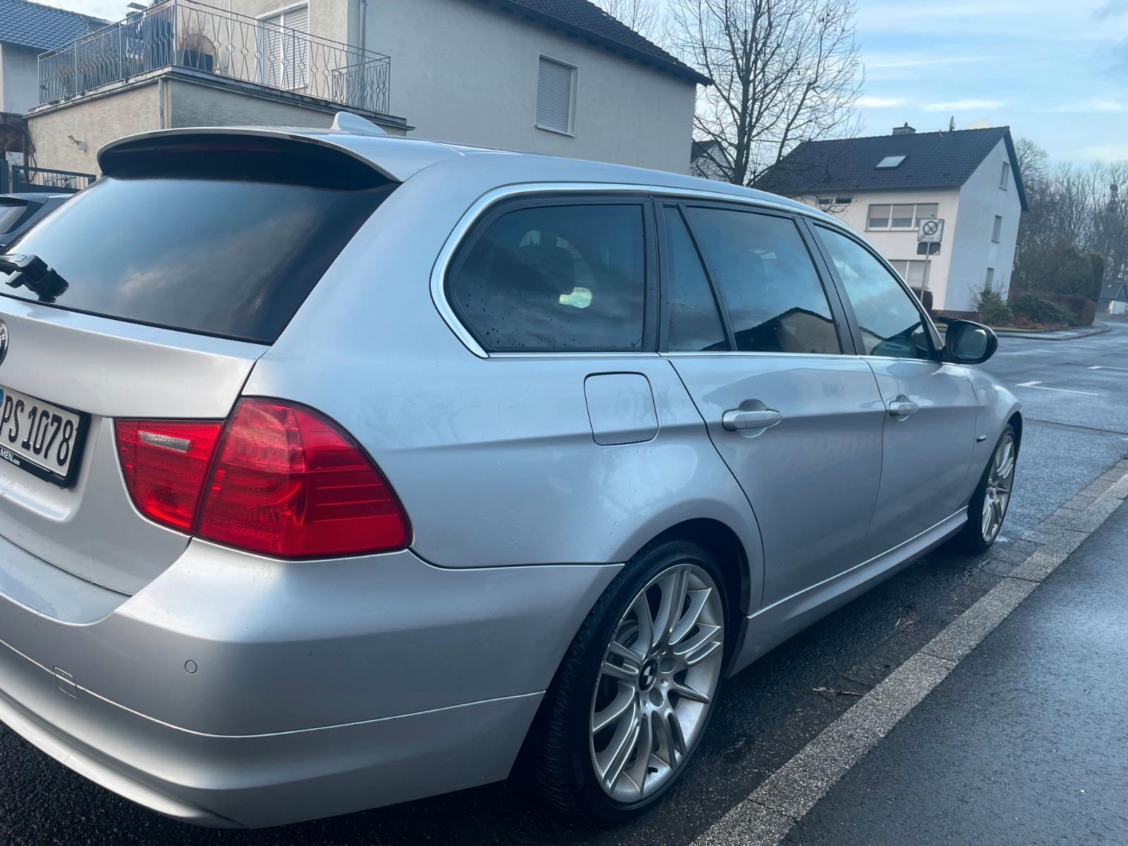 BMW 330d xDrive Touring -