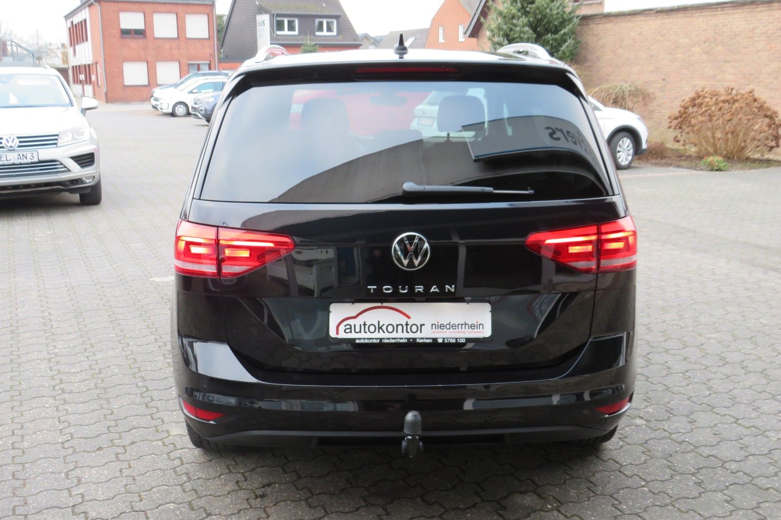Fahrzeugabbildung Volkswagen Touran Comfort DSG AHK 7-SITZE KAMERA LED 1.H