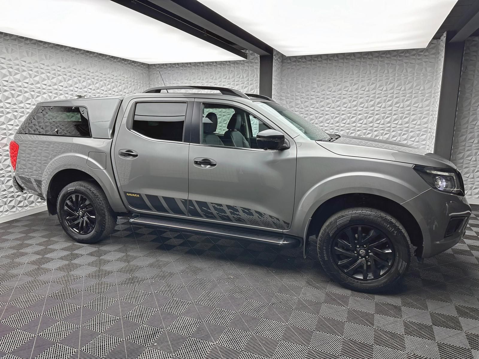 Fahrzeugabbildung Nissan NAVARA 2.3DCI N-GUARD/DOKA/HARDTOP/PANO/AHK/LED