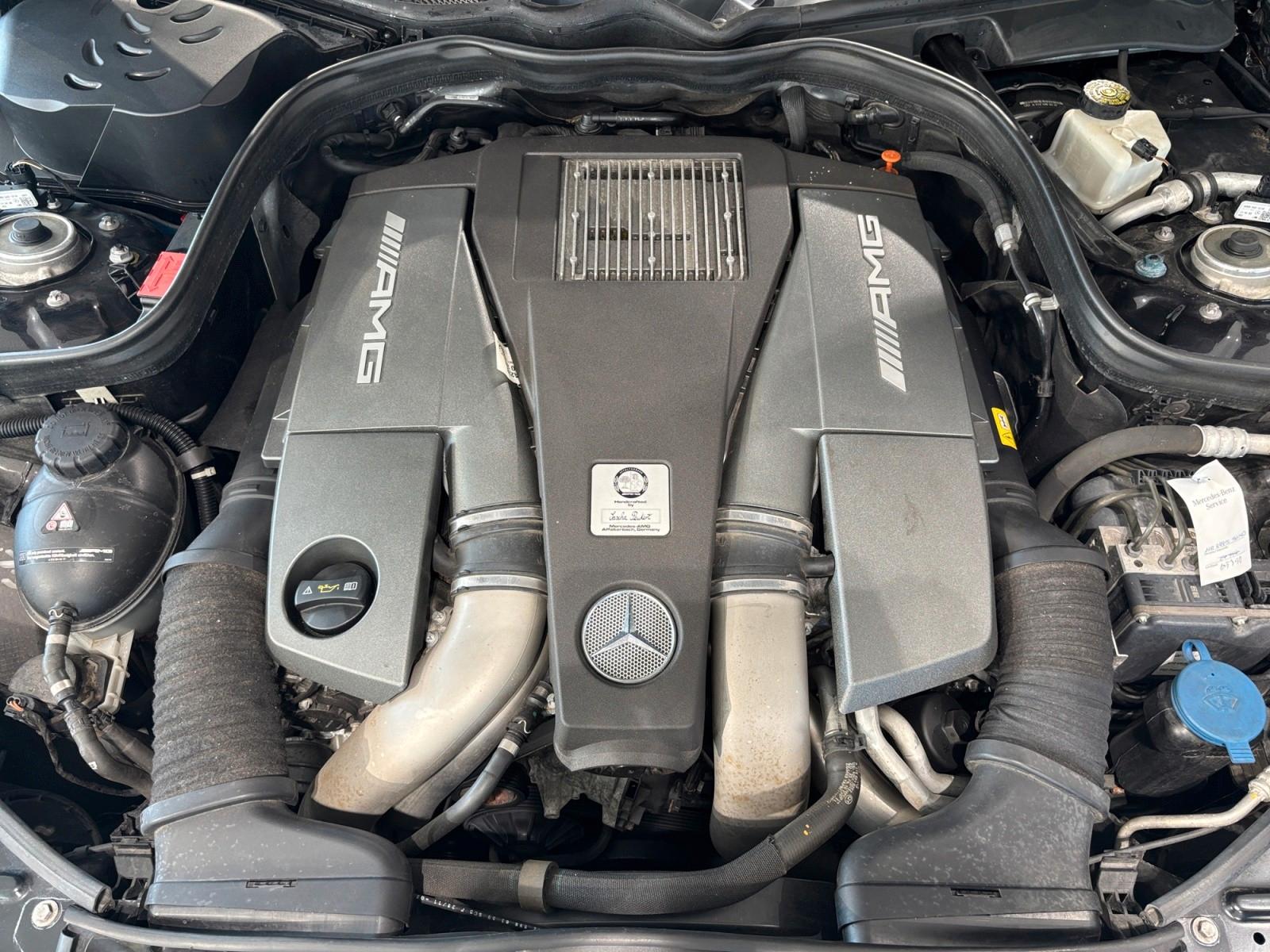 Mercedes-Benz E63 AMG Lim. DRIVERS COMAND SCHIEBE HK PARK