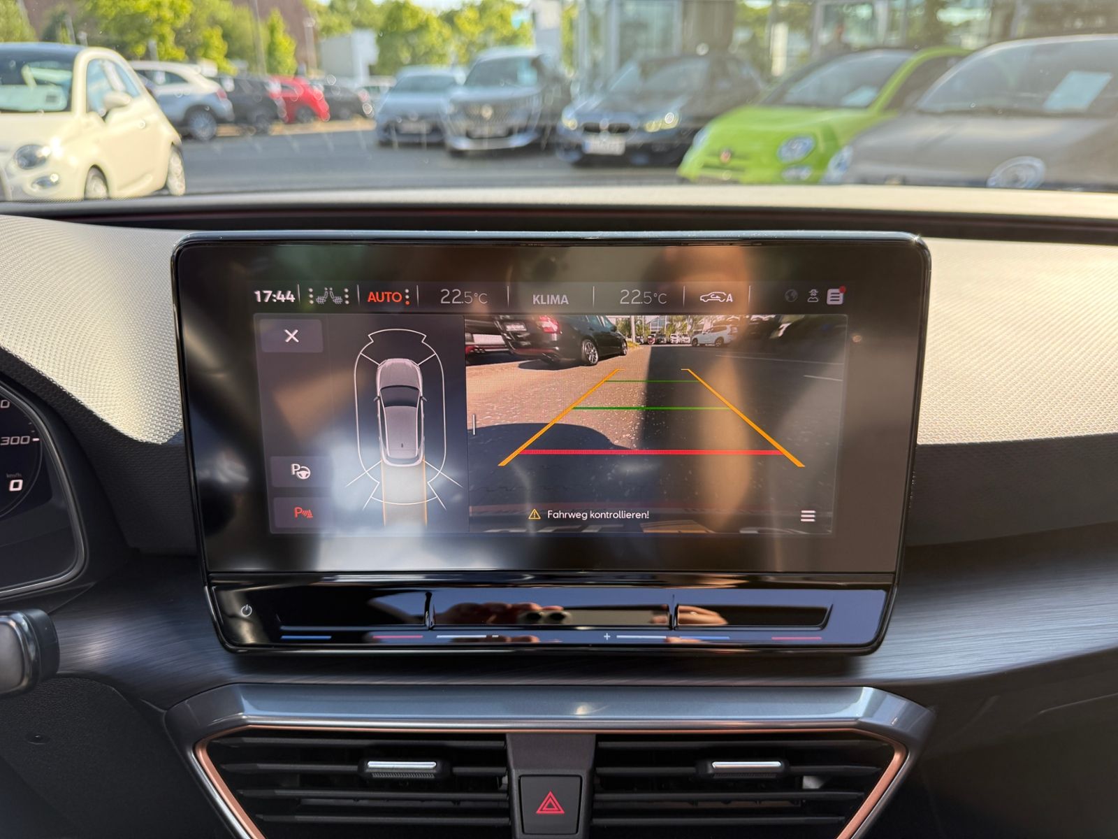 Fahrzeugabbildung CUPRA Leon VZ PANO BEATS ACC RFK