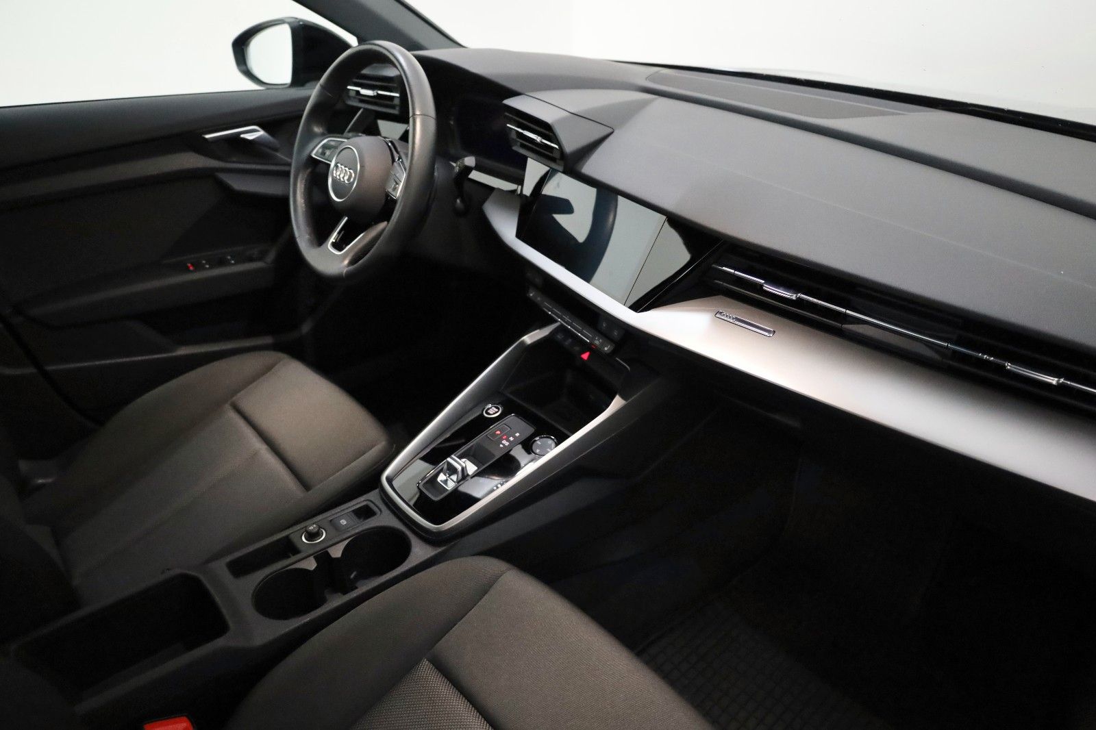 Fahrzeugabbildung Audi A3 40 TFSIe Sportback ACC,LED,CarPlay,SH,PDC