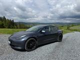 Tesla Model 3 Allradantrieb mit Dualmotor Long Ran...