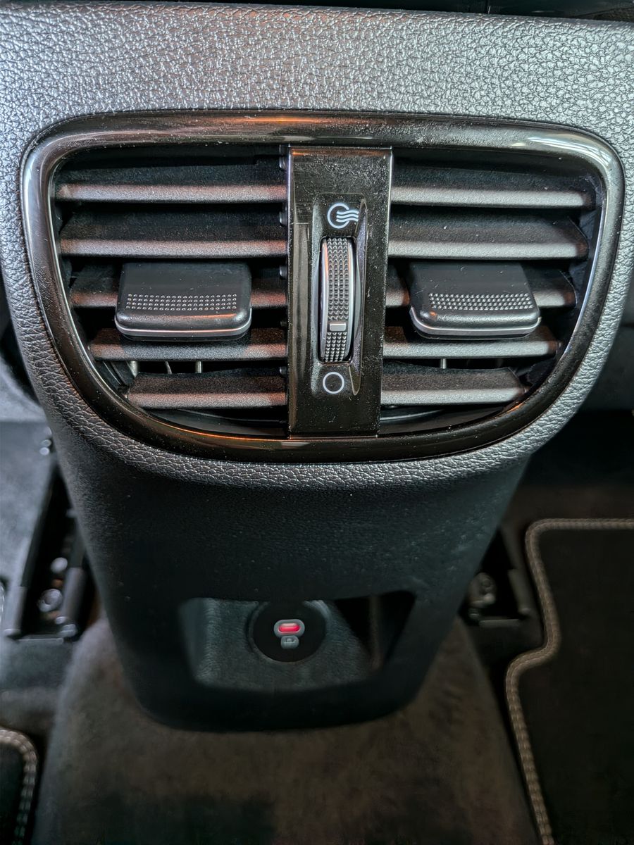 Fahrzeugabbildung Kia cee'd / Ceed GT Line LED JBL ACC KAM 7-JAHRE GAR