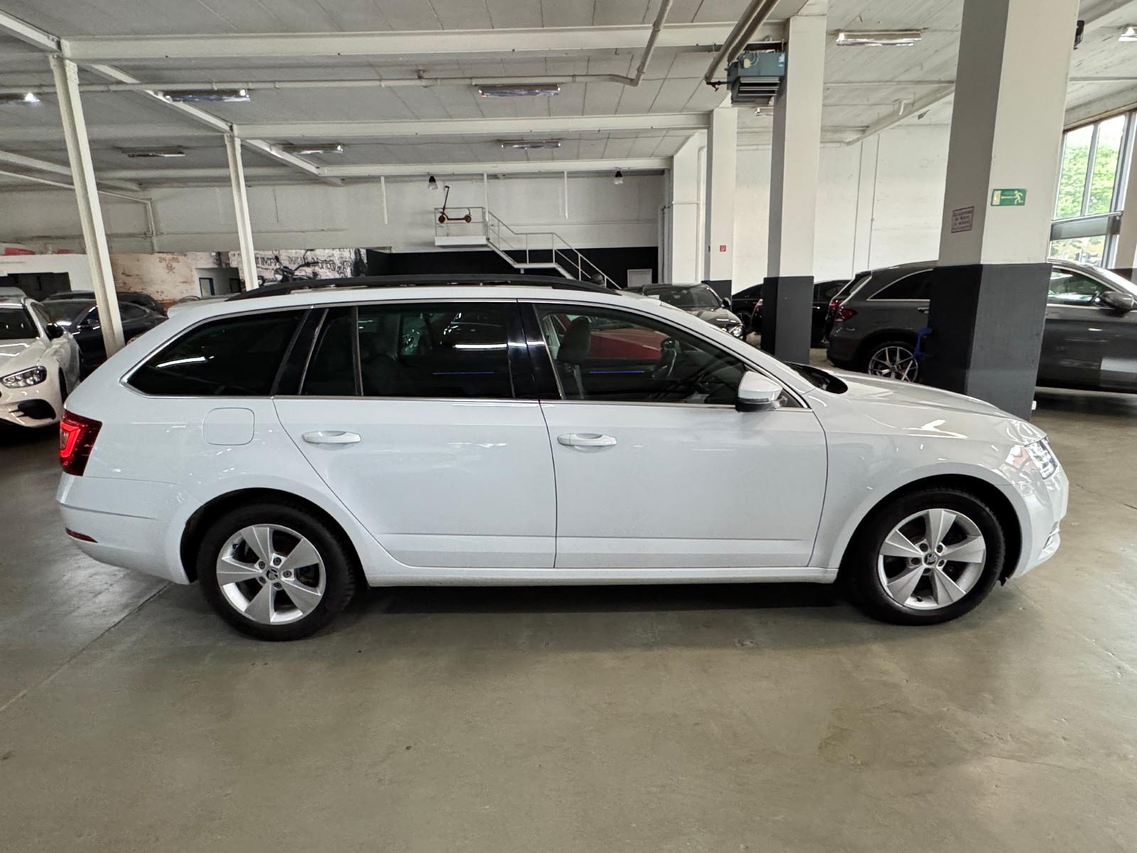 Skoda Octavia STYLE 4X4 PANO NEUER MOTOR / MEGA VOLL