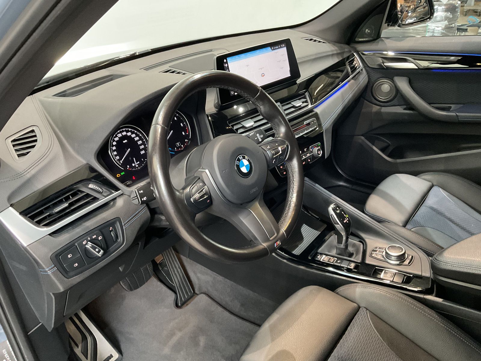 Fahrzeugabbildung BMW X1 xDrive20d M Sportpaket Head-Up HK HiFi