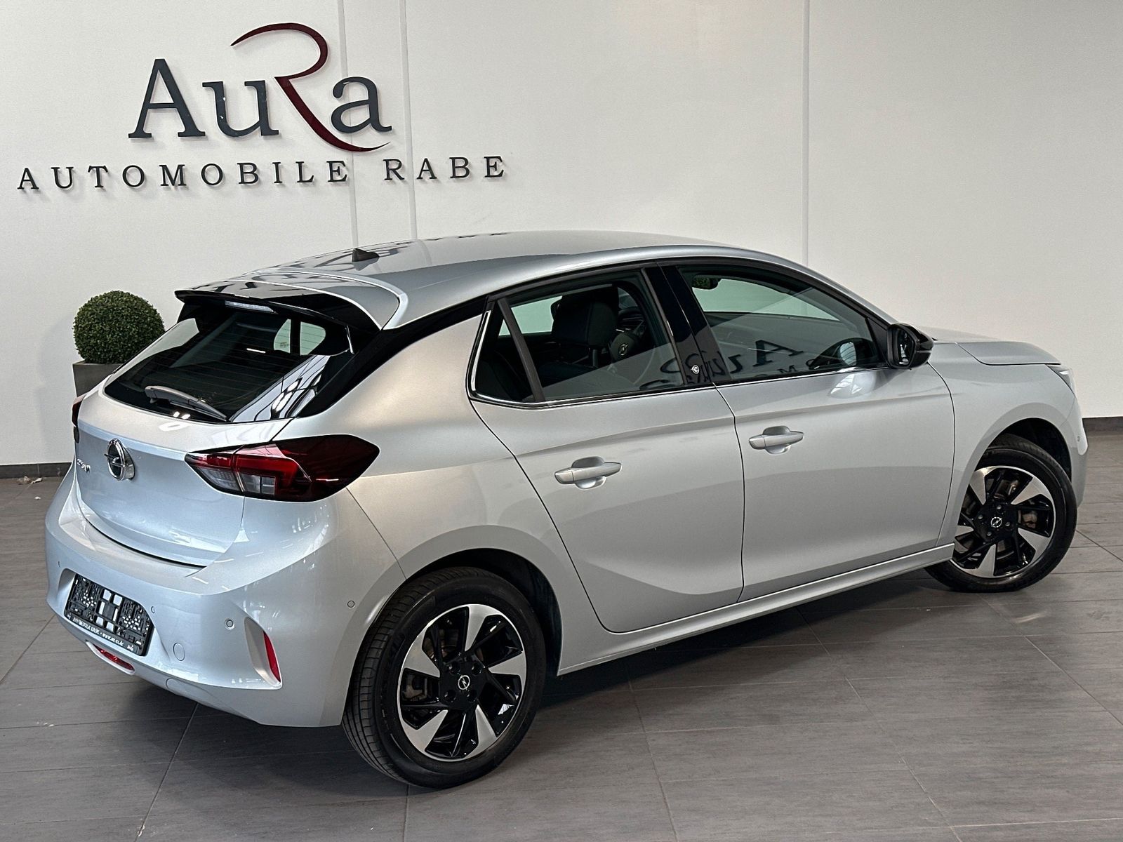 Fahrzeugabbildung Opel Corsa e Elegance NAV+LED+KAMERA+SHZ+VCOCK+TOTW