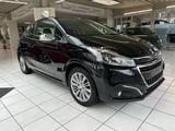 Peugeot 208 Allure,Automatik,Pdc,8x-Reifen,Schekheft - Peugeot 208: Auto