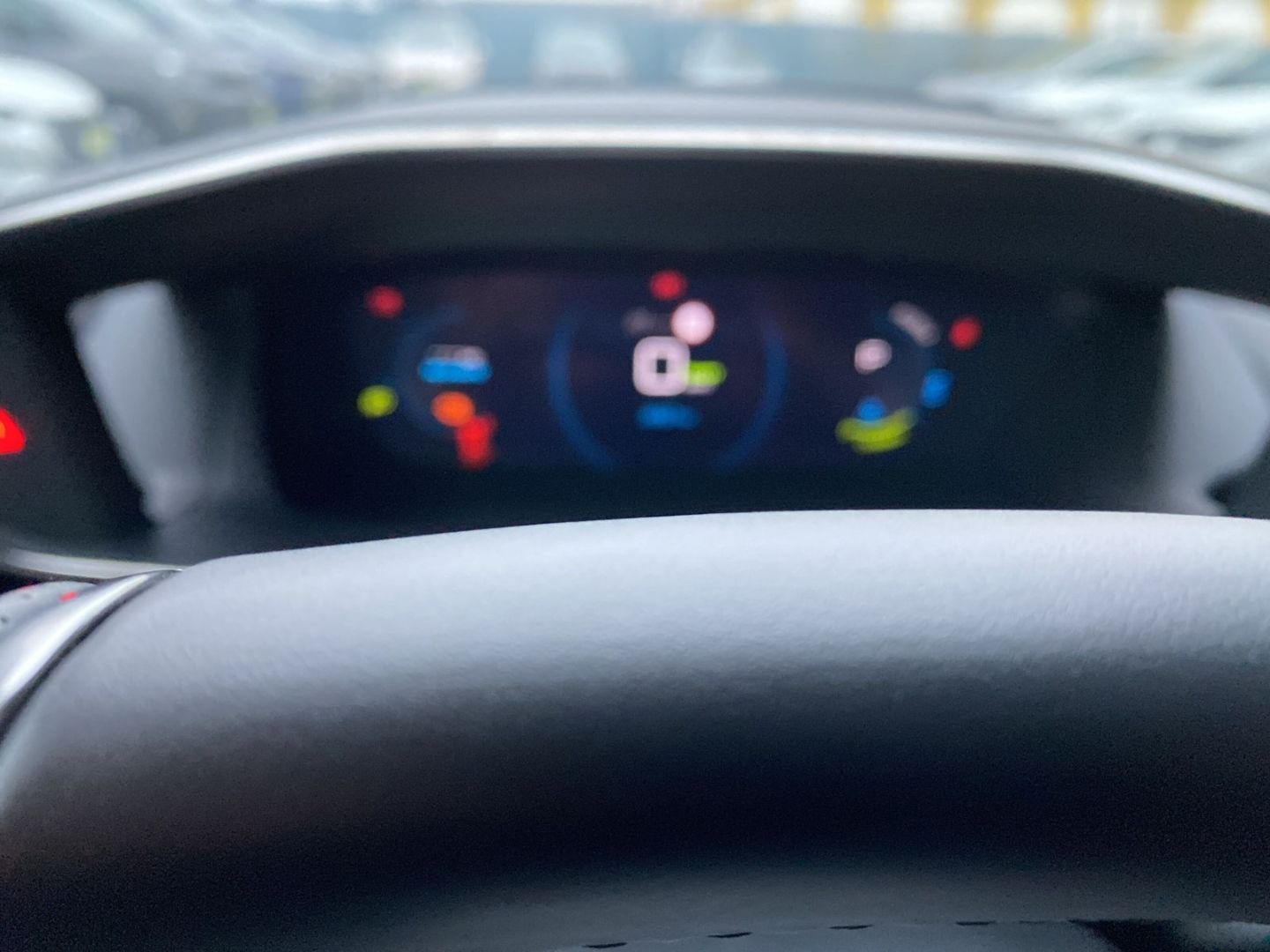 Fahrzeugabbildung Peugeot 2008 e- GT Elektromotor 136