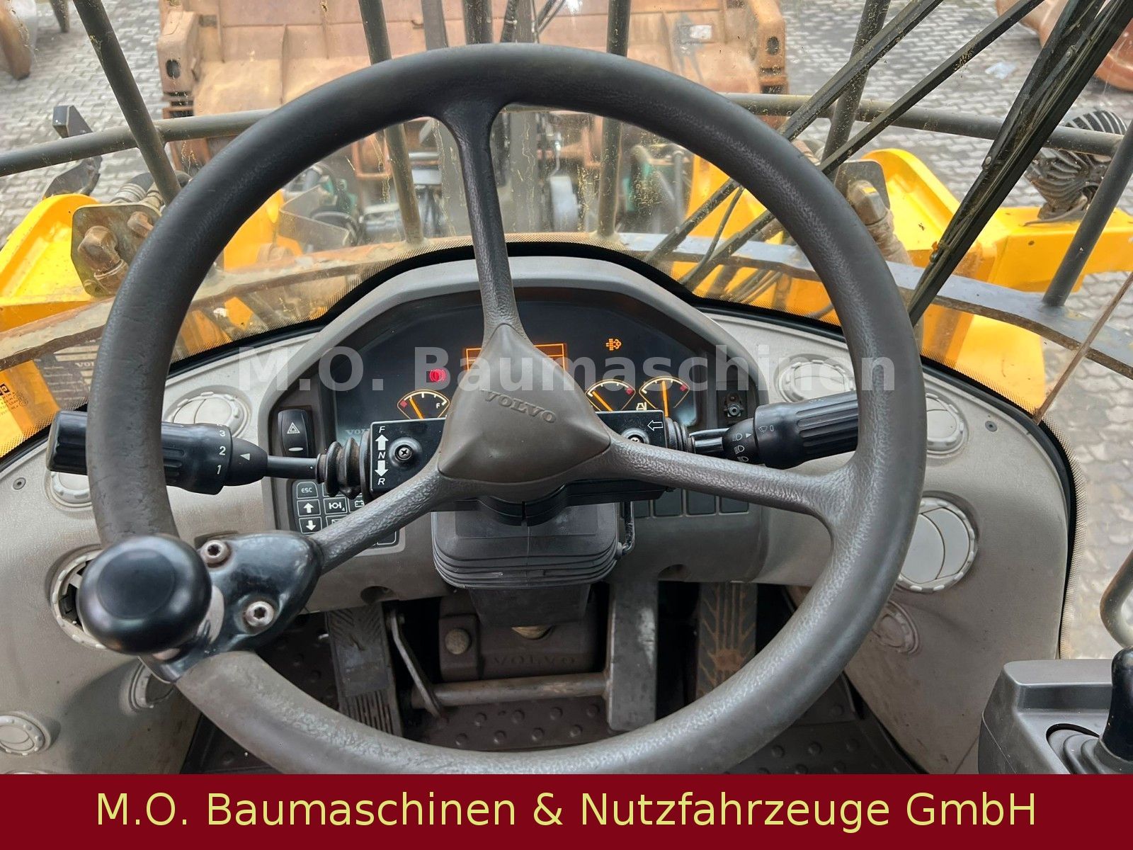 Fahrzeugabbildung Volvo L 120 G /BSS/Hochkippschaufel/Waage /AC / ZSA