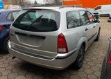 Ford FORD FOCUS 1.8/GEPFLEGT/FAHRBEREIT/REIFEN - Ford Focus aus 2002: Kombi