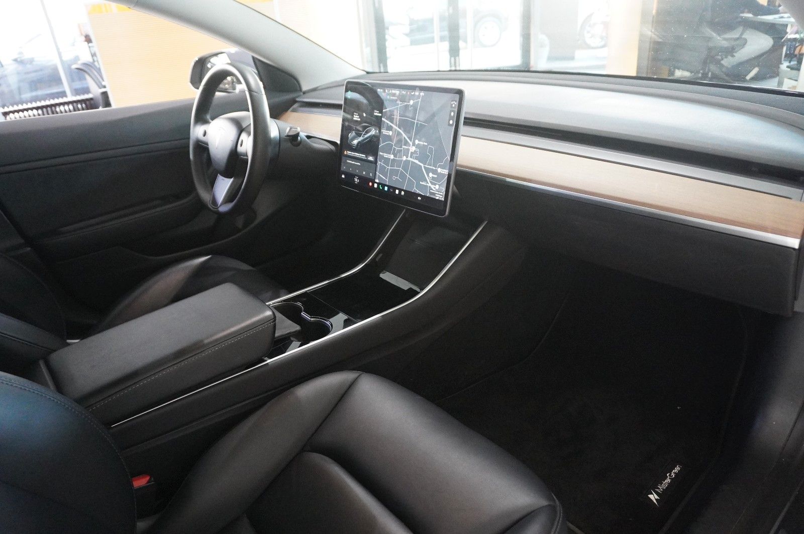 Fahrzeugabbildung Tesla Model 3 Standard Range Plus NAVI/KAMERA/SH/PANO