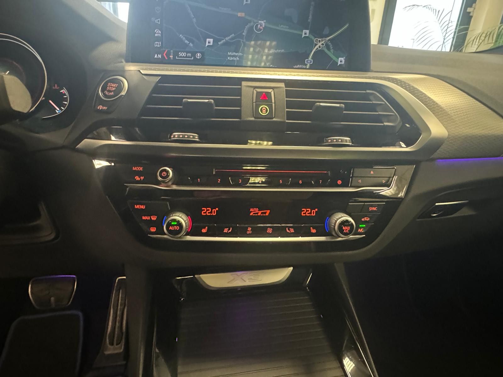 Fahrzeugabbildung BMW X3 xDrive30 d M Sport/LED/AHK/1.HAND/PANO/HEADUP