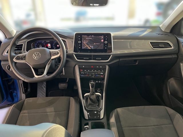 Fahrzeugabbildung Volkswagen T-Roc 1.5 TSI DSG STYLE NAVI AHK SHZ LED