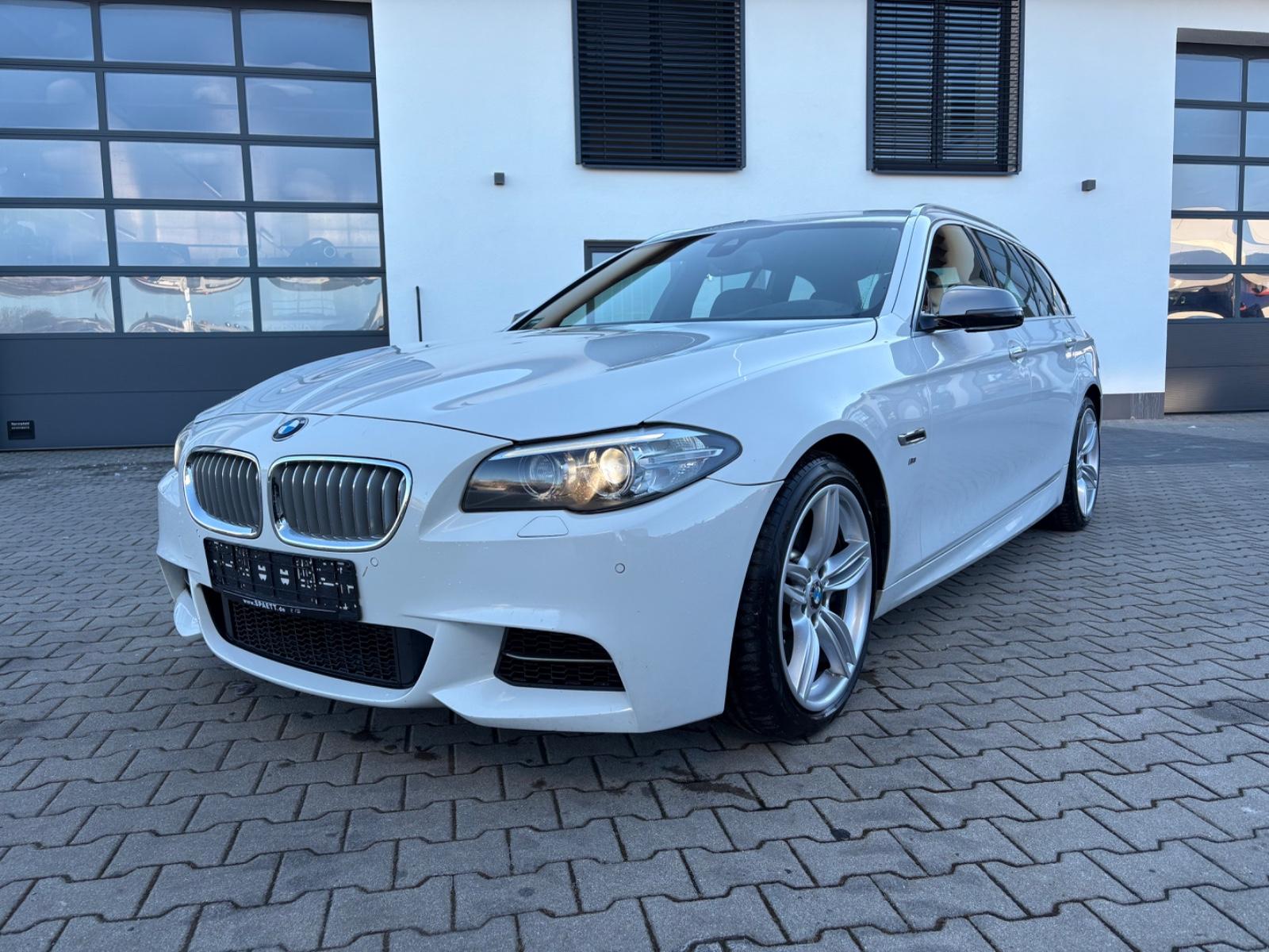 BMW M550 d  Touring xDrive ATM BMW HUD PANO Komfort.