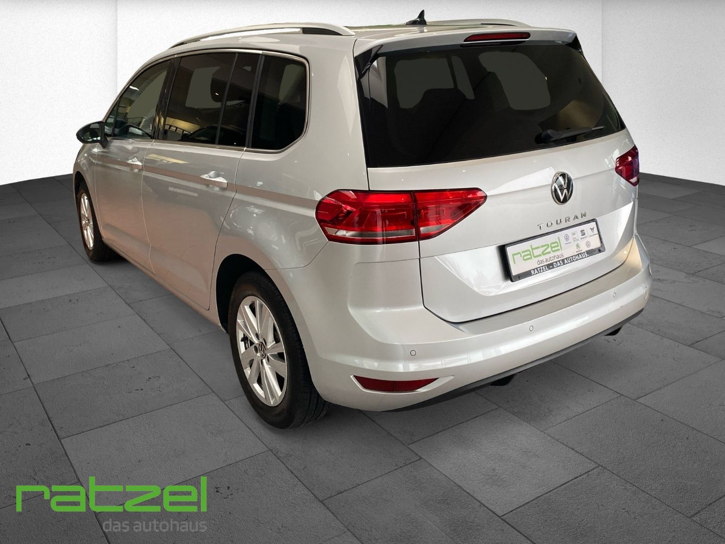 Fahrzeugabbildung Volkswagen Touran Highline 1.5 TSI DSG 7-Sitze ACC EasyOpen