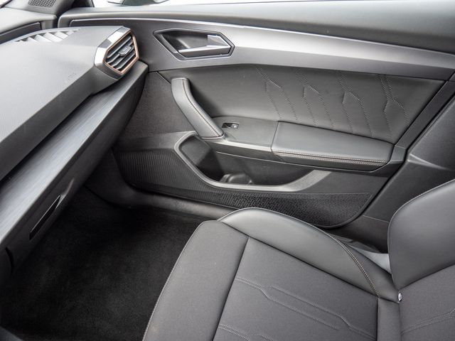 Leon 1.5 TSI KEYLESS PDC SHZ KAMERA NAVI ACC LED