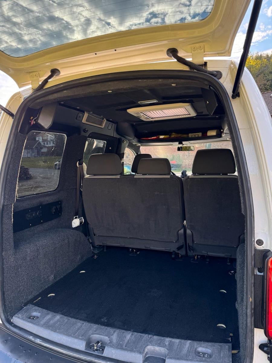 Volkswagen Caddy 2011 — photo 12