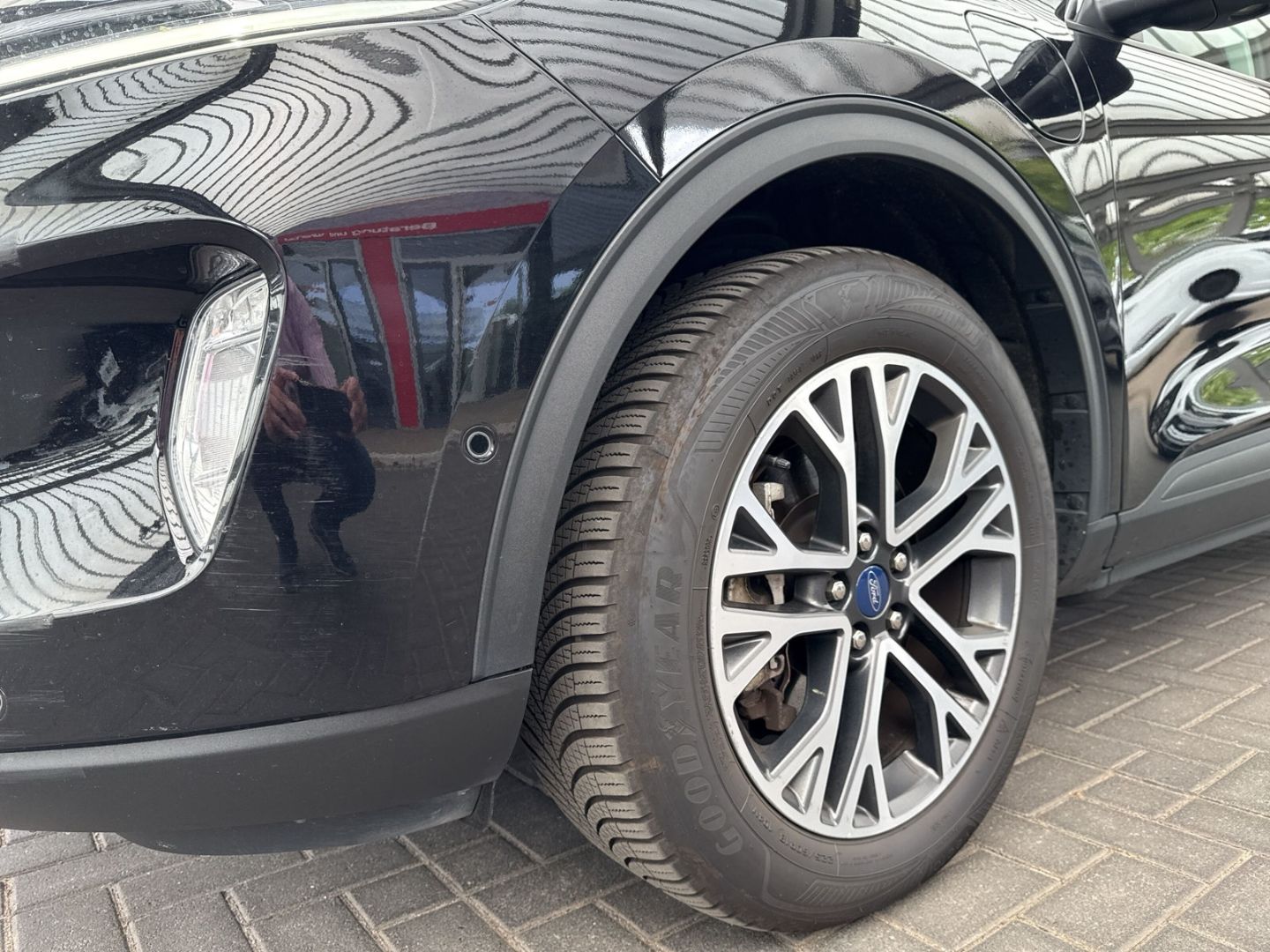 Fahrzeugabbildung Ford Kuga Plug-In Hybrid Titanium Hagelschaden AHK sc