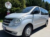 Hyundai H-1 Travel 2,5 CRDI  8 Sitzer - silberne Hyundai H-1